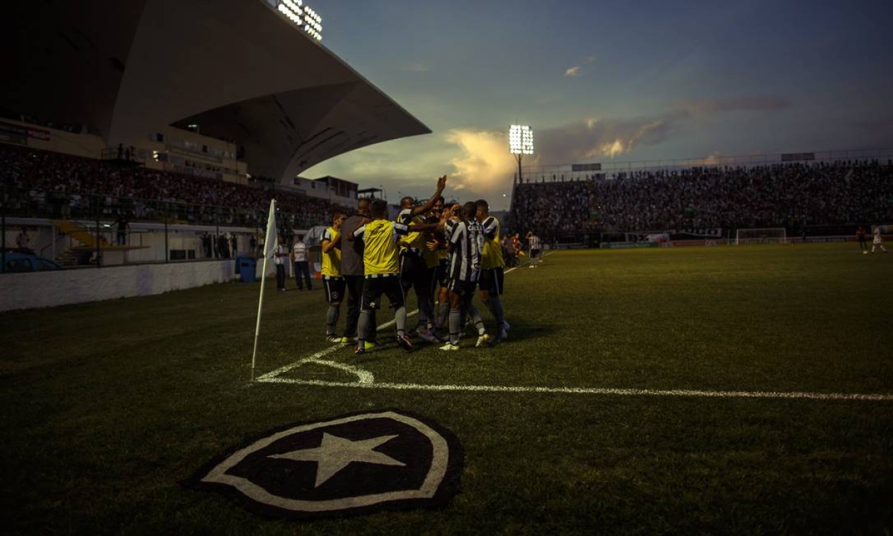 Botafogo 3 x 2 Atlético-MG em fotos - Jornal O Globo