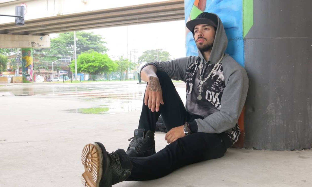 De porta em porta, rapper aposta na ‘cara de pau’ para alcançar o ...