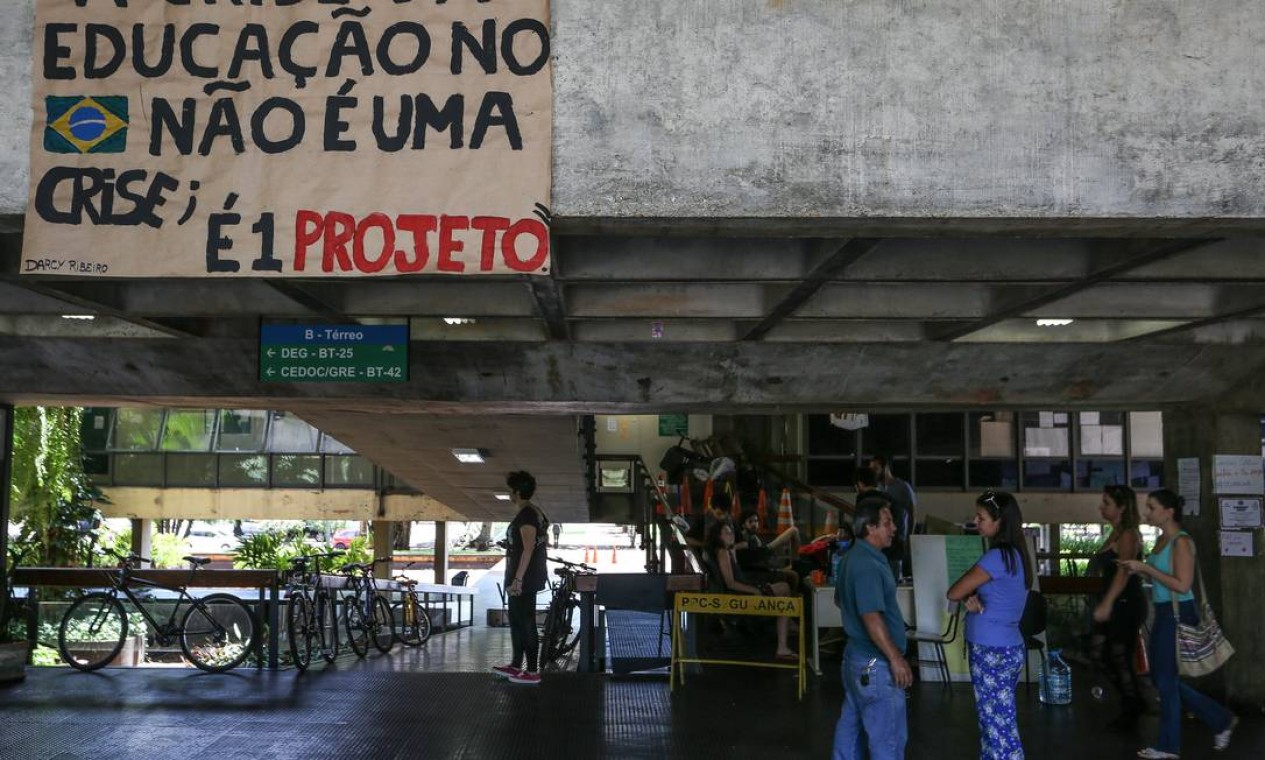 O protesto já tem reflexos nas rotinas administrativas da universidade, como processamento da folha de pagamento Foto: ANDRE COELHO / Agência O Globo