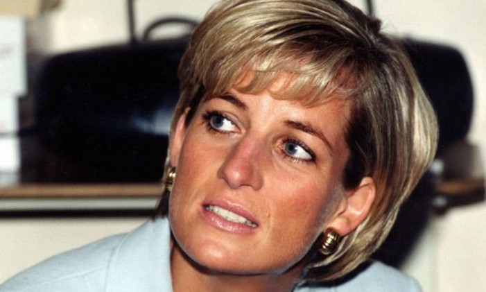 Diana, em 1997: britânica construiu imagem de 'princesa do povo' Foto: Neil Munns / AP