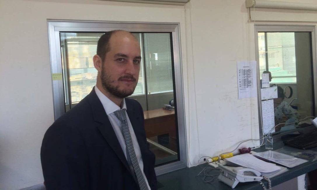 Bruno Rizzi Diplomata brasileiro vira ‘porteiro’ na guerra da Síria - Jornal O Globo