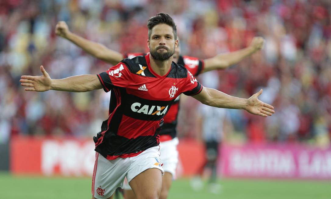 Com lances polêmicos e gols, Flamengo vence o Santos antes da