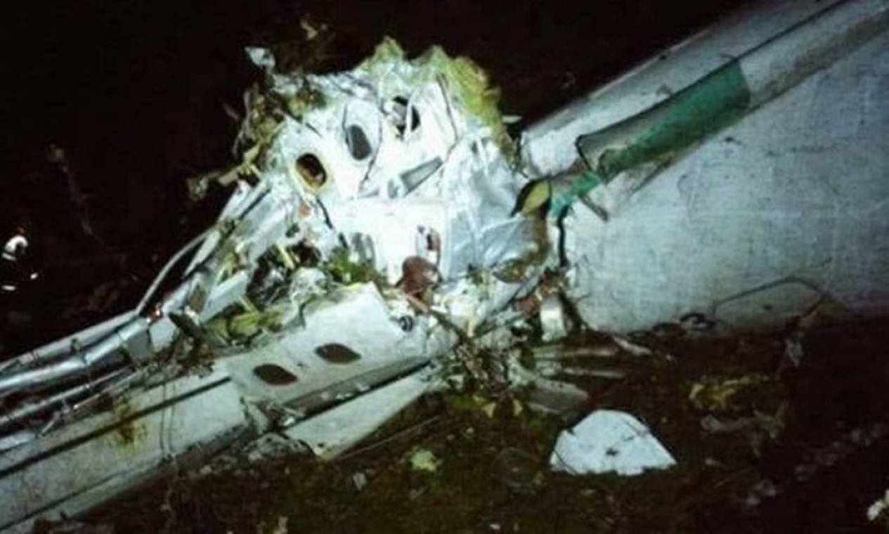 Destroços do avião no local do acidente. Foto: Reprodução