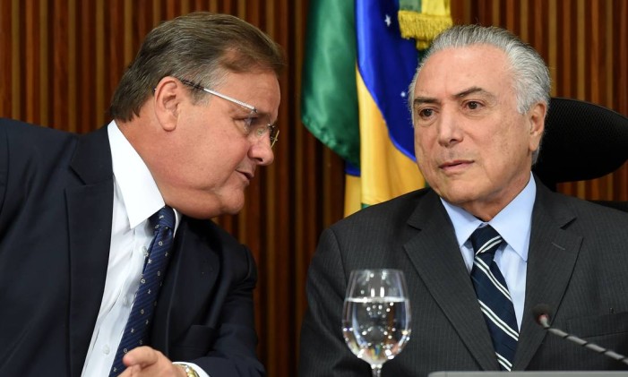 O ex-ministro Geddel Vieira Lima e o presidente Michel Temer Foto: Evaristo Sá / AFP / 15-6-2016
