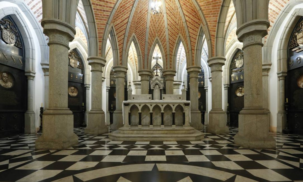 O corpo de Dom Paulo será sepultado nesta cripta, no interior da catedral Foto: Edilson Dantas / Agência O Globo