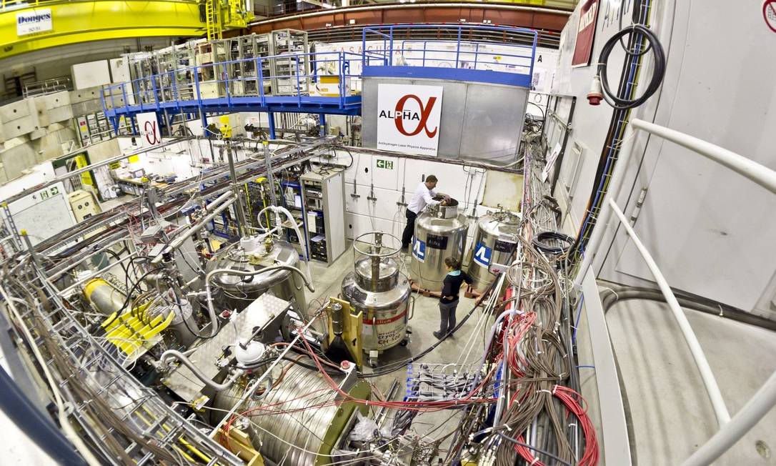 
Armadilha onde os cientistas capturam e aprisionam átomos de anti-hirogênio
Foto:
/
Divulgação
