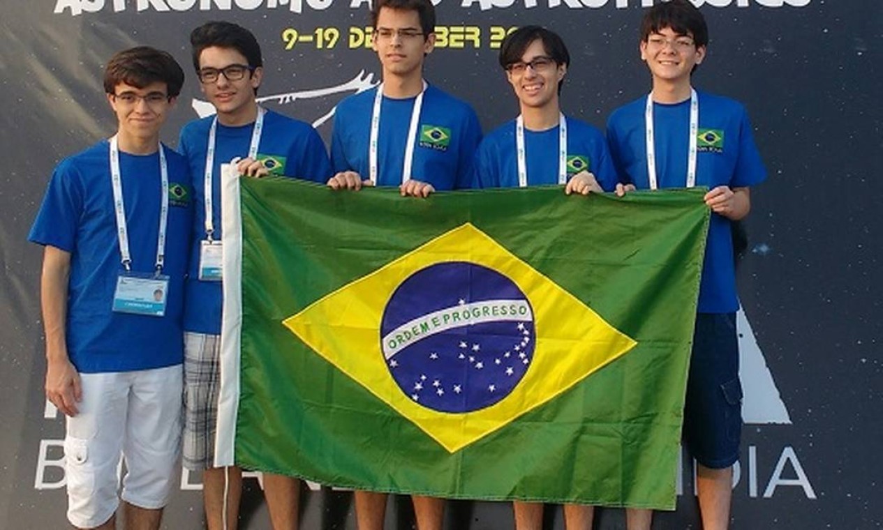 Estudantes Brasileiros Ganham Medalha Inédita Em Olimpíada De ...