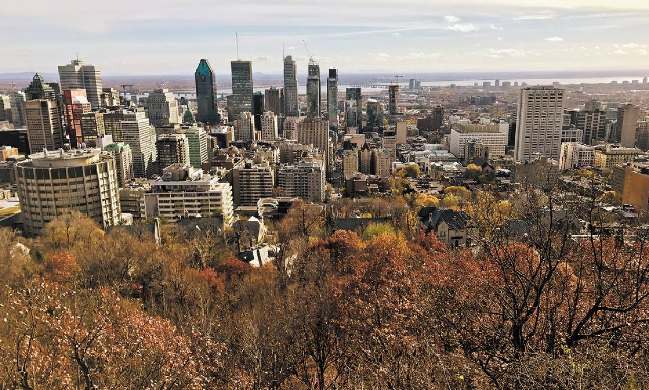 Montreal, vista do Monte Royal: prédios da cidade canadense não devem ser mais altos que o monte Foto: Martha Beck / Agência O Globo