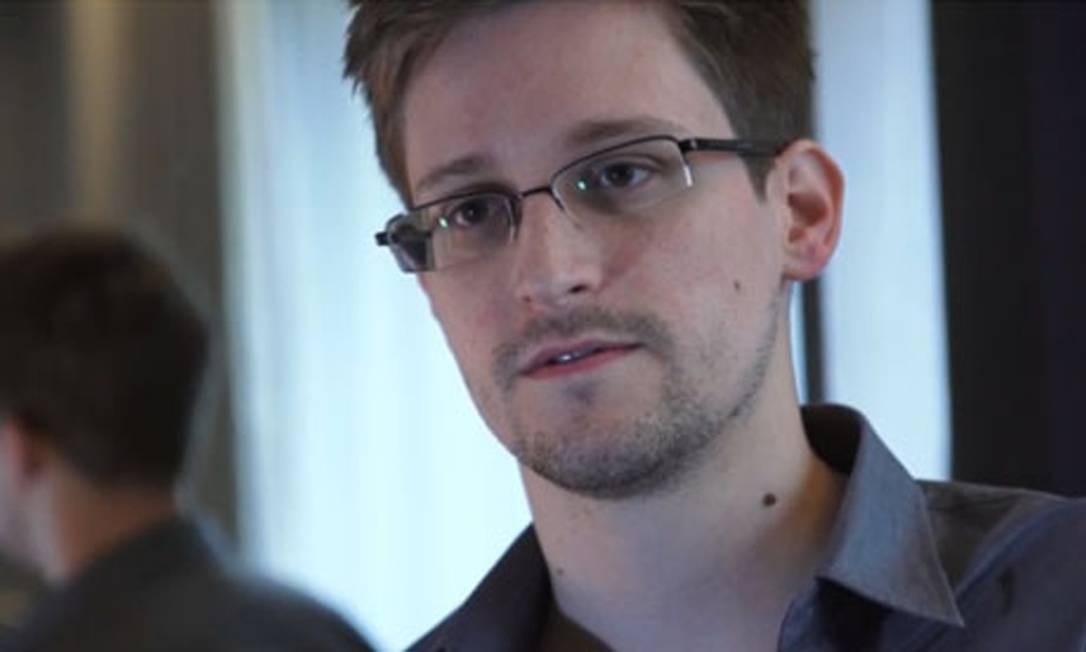 Medo. Edward Snowden dá entrevista sobre espionagem feita pelos EUA: ex-técnico da NSA pediu abrigo político à Rússia em 2013, onde vive até hoje Foto: Ewen MacAskil 06/06/2013 / Reuters/The Guardian/Handout
