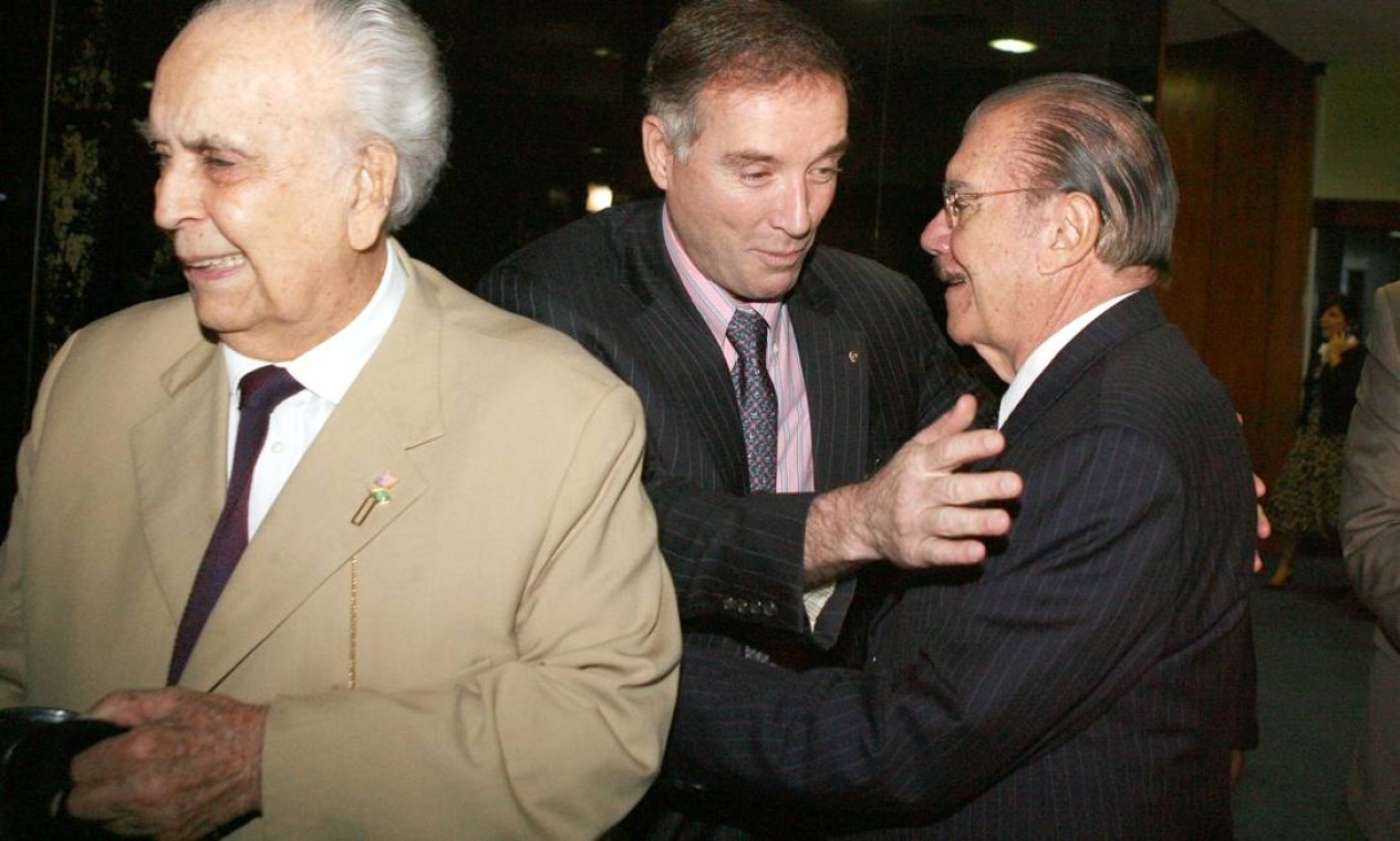 Em 2009 Eike é recebido pelo presidente do senado,José Sarney acompanhado de seu pai, Eliezer Batista Foto: Ailton de Freitas / Agência O Globo