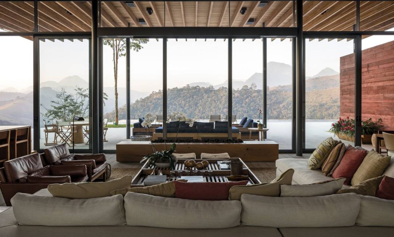 Projeto ousado integra casa à paisagem natural da Serra - Jornal O Globo