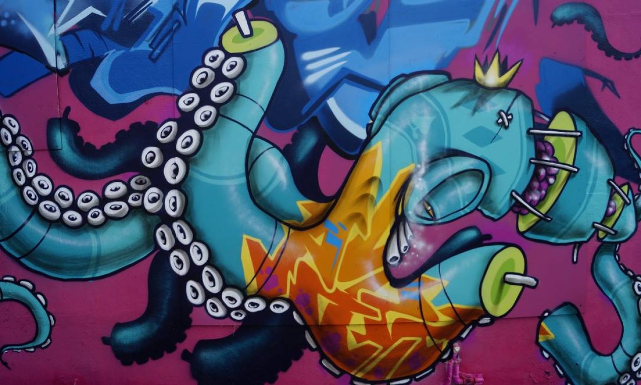 Binho Ribeiro - O paulista de 45 anos é um dos pioneiros do grafite no Brasil. Seu livro "Binho - The internatiinal Grafitti Ambassor é referência no ramo Foto: Divulgação