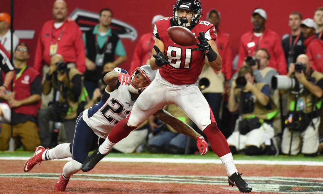 O Atlanta Falcons começou o Super Bowl com tudo, e chegou a abrir 28 a 3 Foto: TIMOTHY A. CLARY / AFP