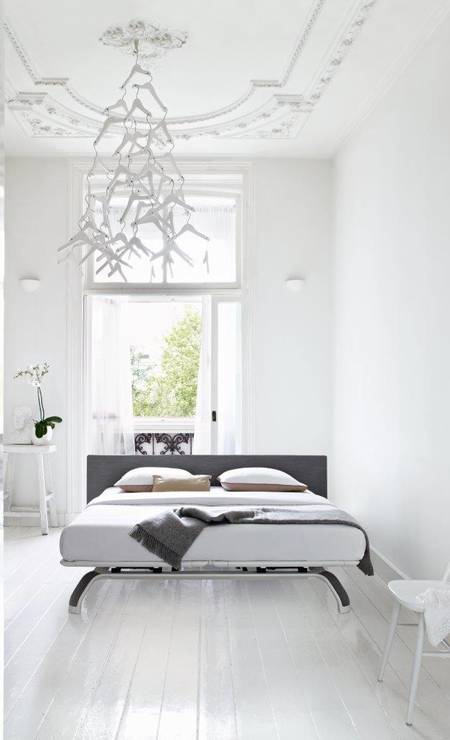 A cama Royal, da marca holandesa Auping, à venda na loja carioca Collectania, é um exemplo de móvel que segue o design escandinavo Foto: Divulgação