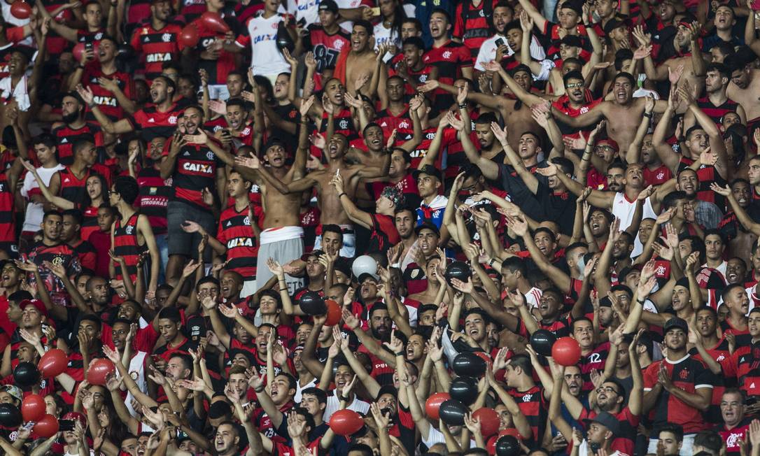 Torcida do Flamengo faz festa no Maracanã Guito Moreto / Agência O Globo
