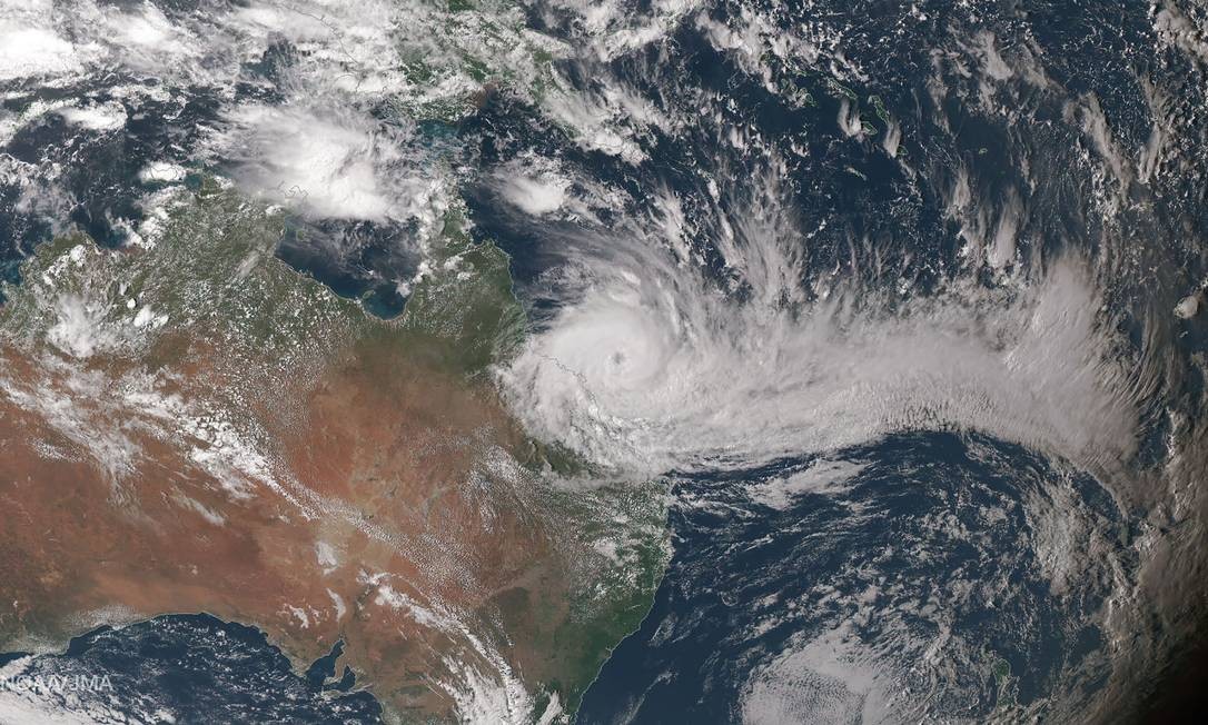 Imagem De Satélite Mostra Ciclone Debbie Se Aproximando Da Austrália ...