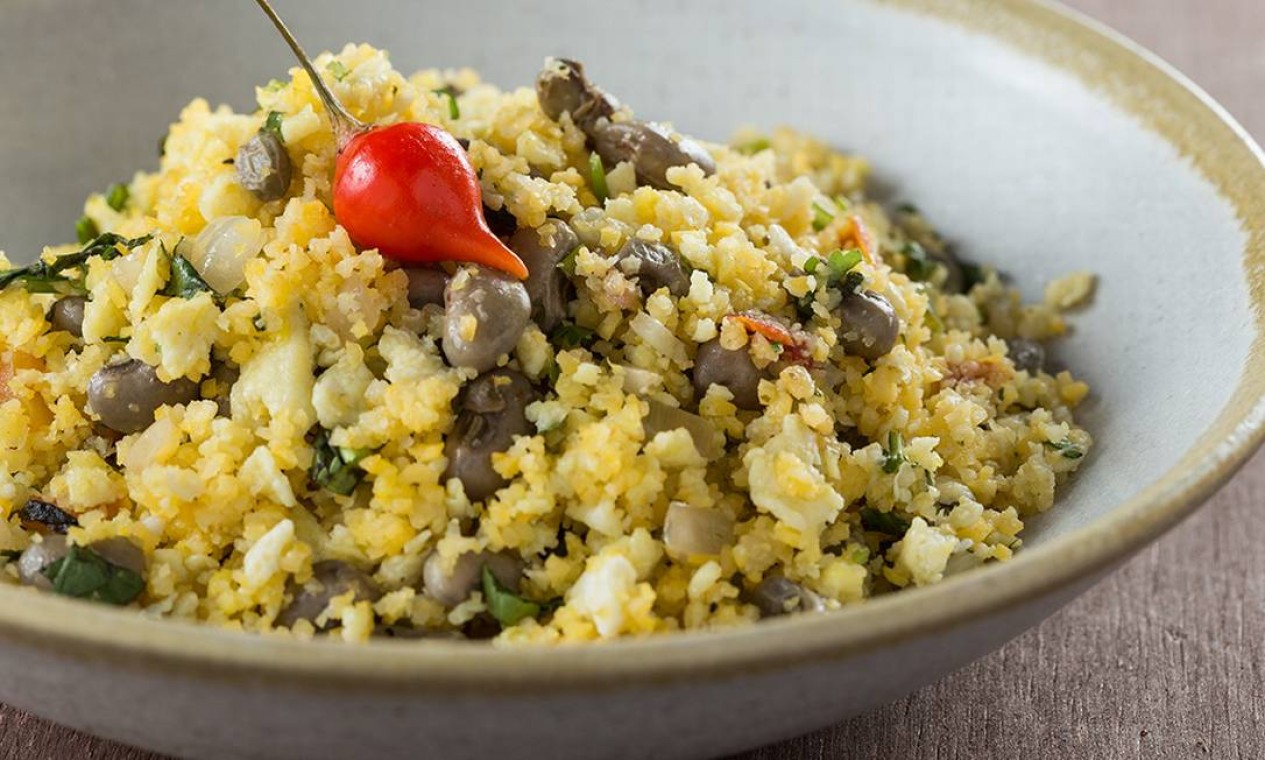 Receita: Cuscuz Com Ovos Caipira E Feijão Verde - Jornal O Globo