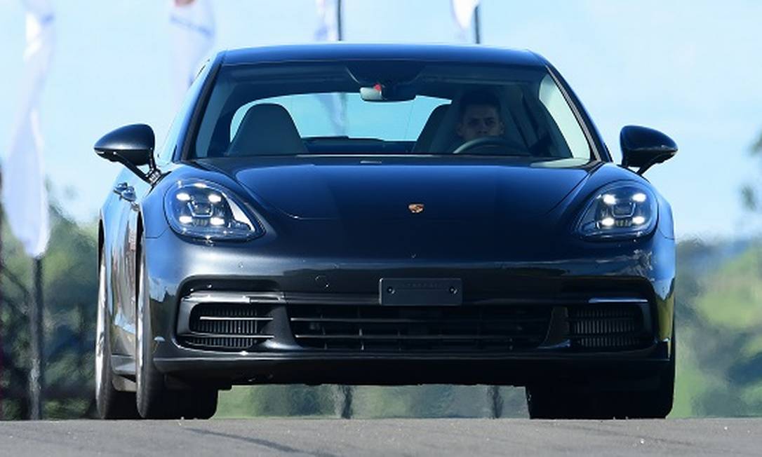 Panamera GTS: esportivo luxuoso com quatro portas