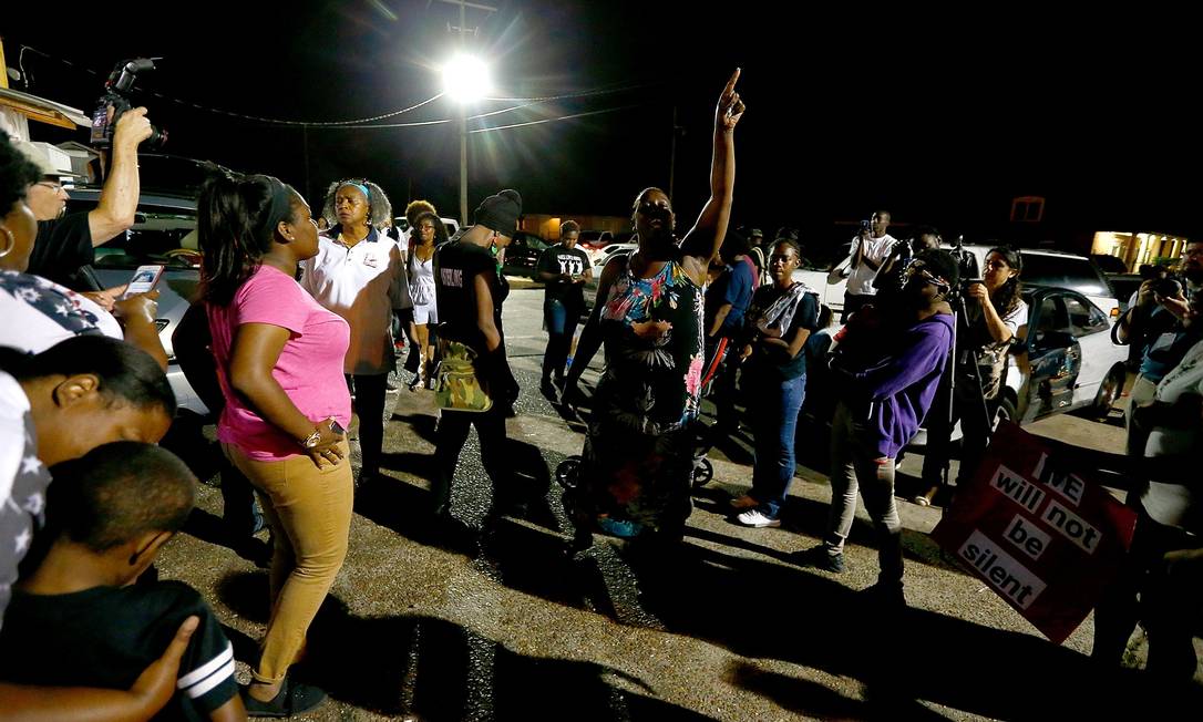 Tensão volta a Baton Rouge após decisão da Justiça de não processar ...