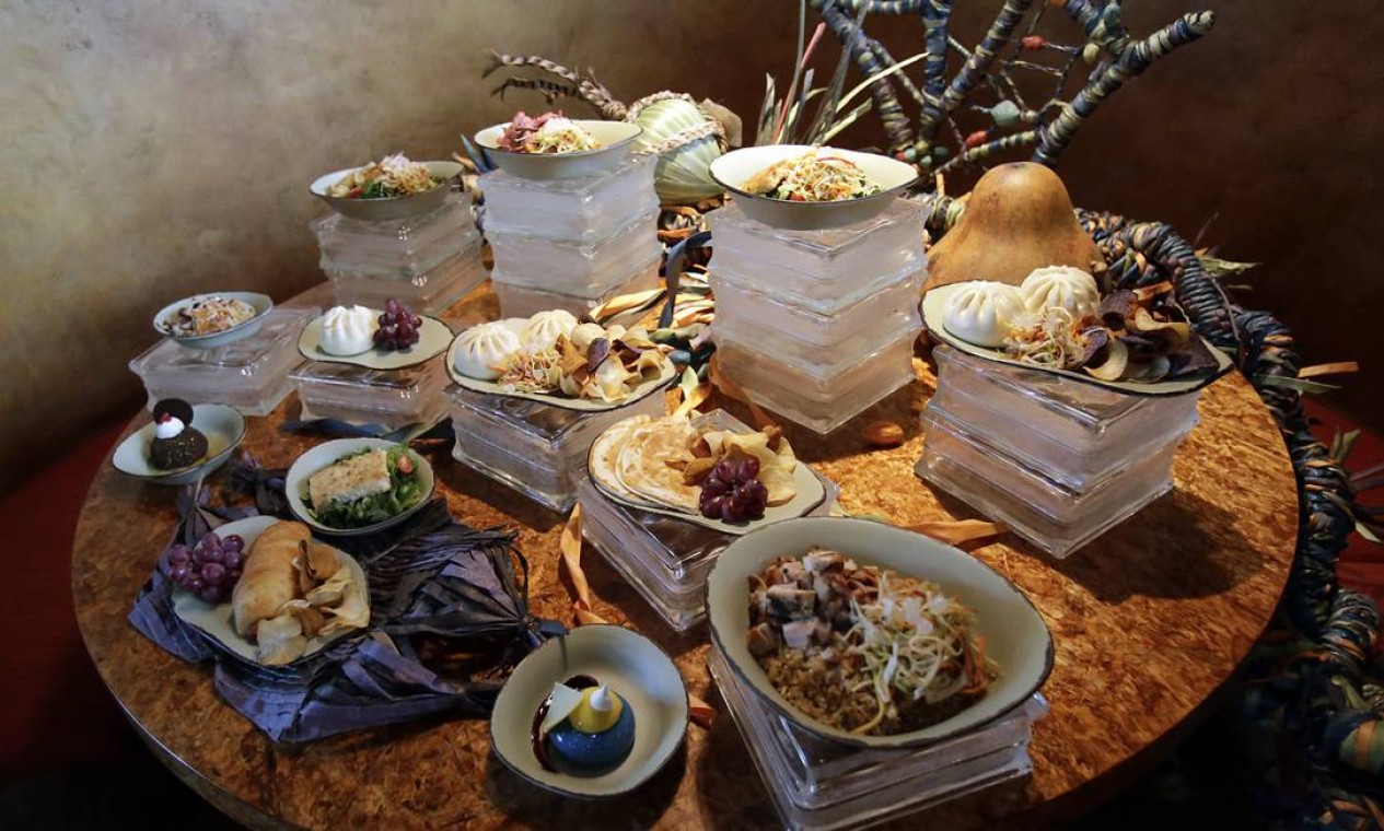Alguns dos pratos que serão servidos no restaurante Satu’li Canteen, que ficará dentro de Pandora Foto: John Raoux / AP