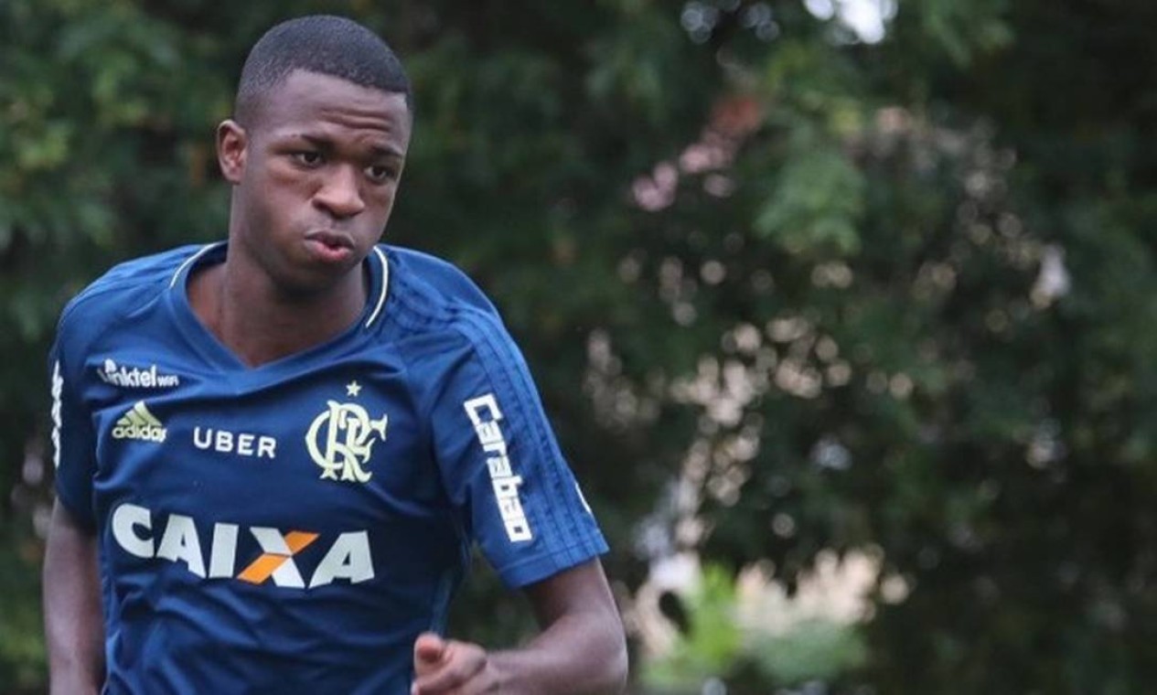 Flamengo dá aumento de salário e eleva multa de Vinícius Júnior para 45 mi  euros