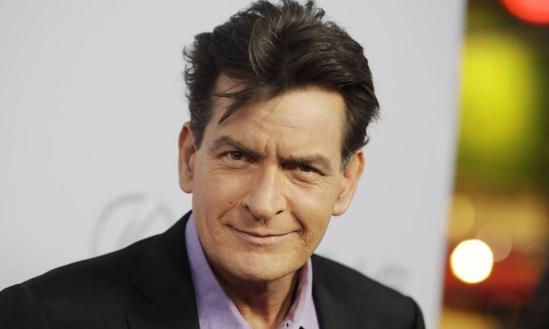 Revelação de que Charlie Sheen é soropositivo fez saltar procura por