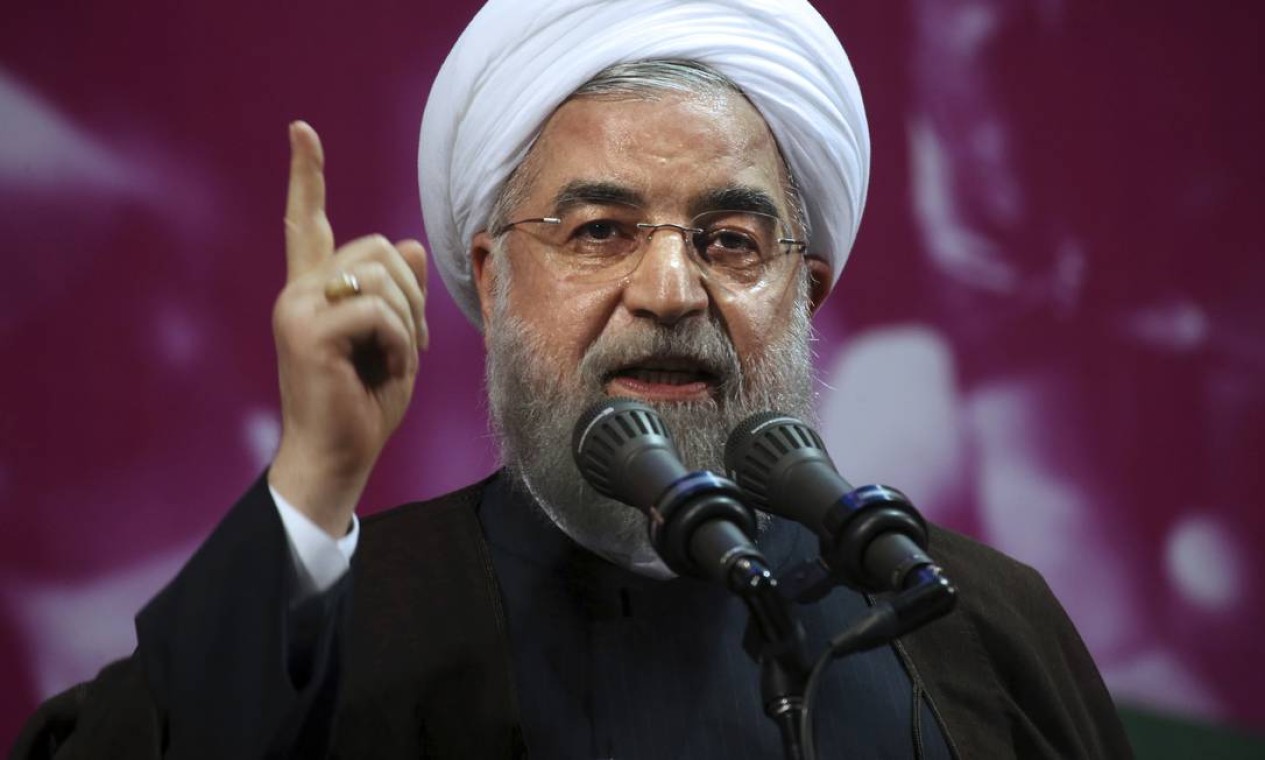 O presidente iraniano, Hassan Rouhani, fala em uma comício de campanha em Teerã. Para os mais jovens, Rouhani é o candidato favorito Foto: Vahid Salemi / AP