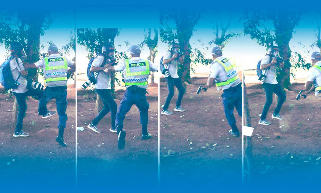 Fotógrafo do GLOBO André Coelho é agredido por policial militar durante manifestação em Brasília Foto: Montagem sobre fotos de Joedson Alves, da agência EFE