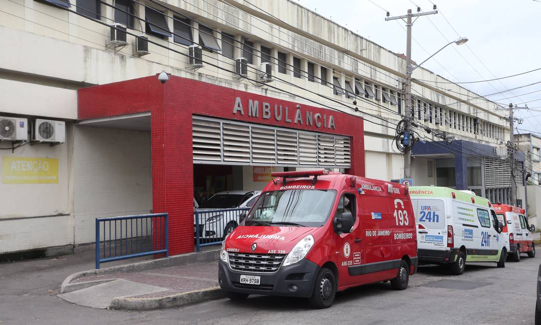 Estado dispensa 73 médicos do Hospital Getulio Vargas - Jornal O Globo