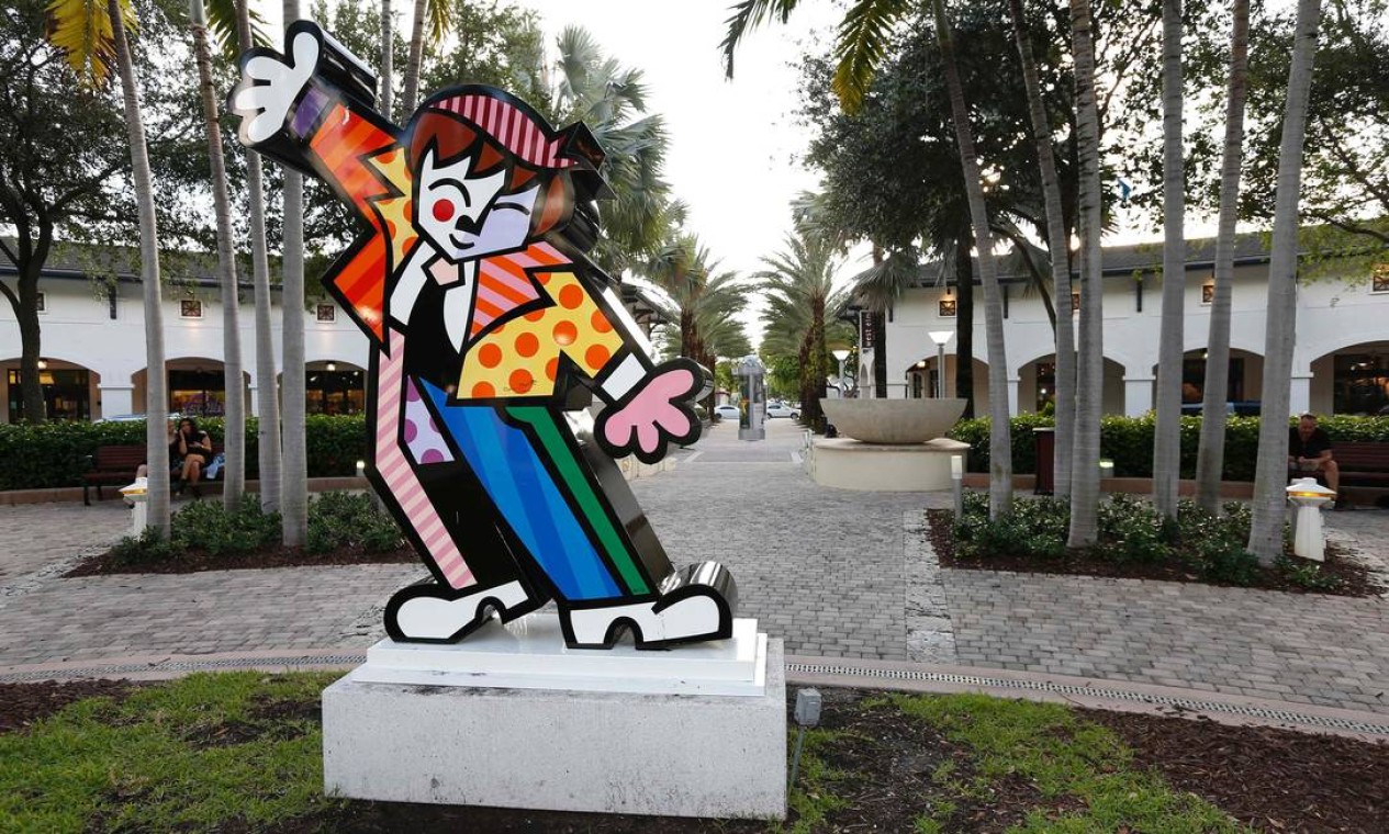 Romero Britto desfaz parceria com Paris 6 de Miami