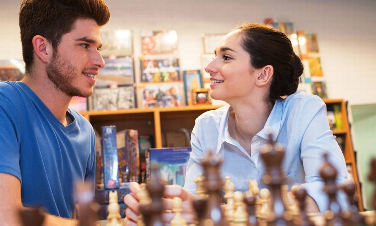 As 10 razões que provam: jogar xadrez aumenta a inteligência dos seus  filhos - GQ