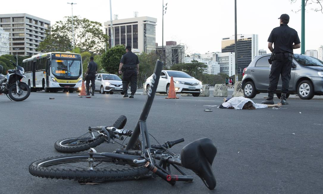 Ciclista Morre Atropelada Em Botafogo Na Zona Sul Jornal O Globo