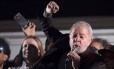 
Lula durante ato na Avenida Paulista após condenção pelo tríplex do Guarujá, em julho de 2017
Foto: Edilson Dantas / Agência O Globo