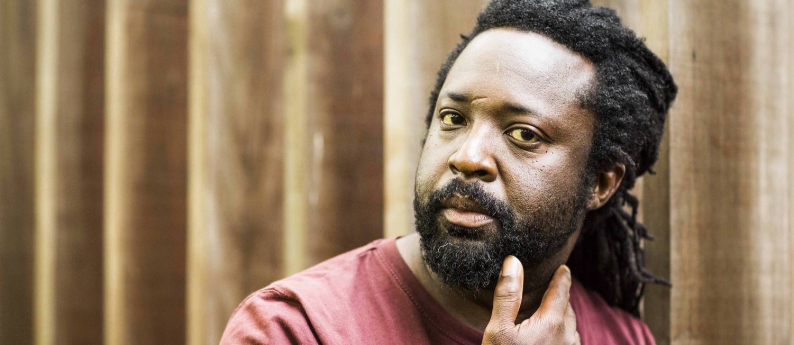 O escritor jamaicano Marlon James Foto: Monica Imbuzeiro / Agência O Globo