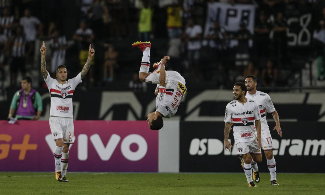 Em jogo de sete gols, Botafogo perde por 4 a 3 do São Paulo no Engenhão ...
