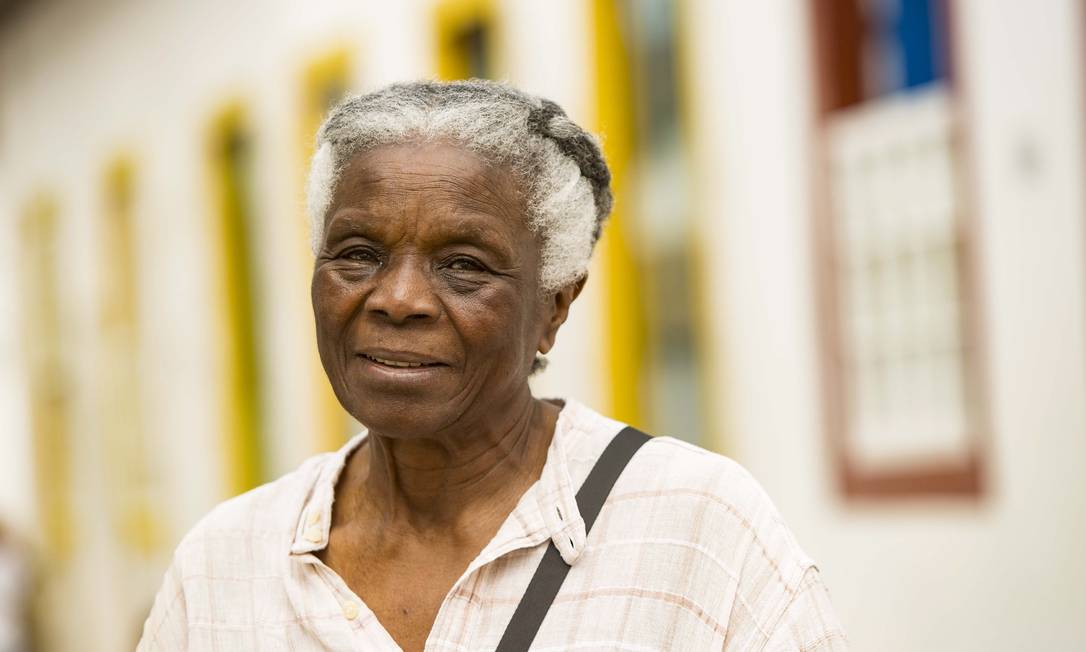 Diva Guimarães, 77 anos, emocionou a todos com um relato sobre racismo durante a Flip Foto: Ana Branco / O Globo