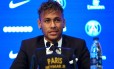 Neymar em sua primeira entrevista coletiva no Paris Saint-Germain