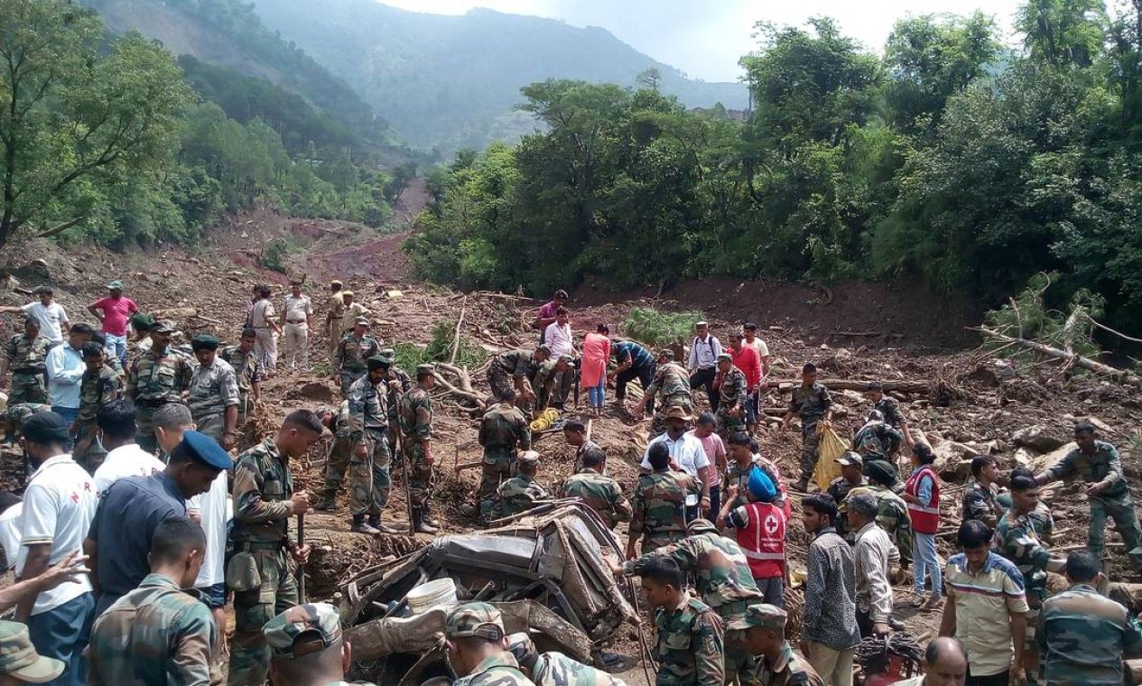 Tempestades provocam mortes e destruição na Índia e no Nepal - Jornal O Globo