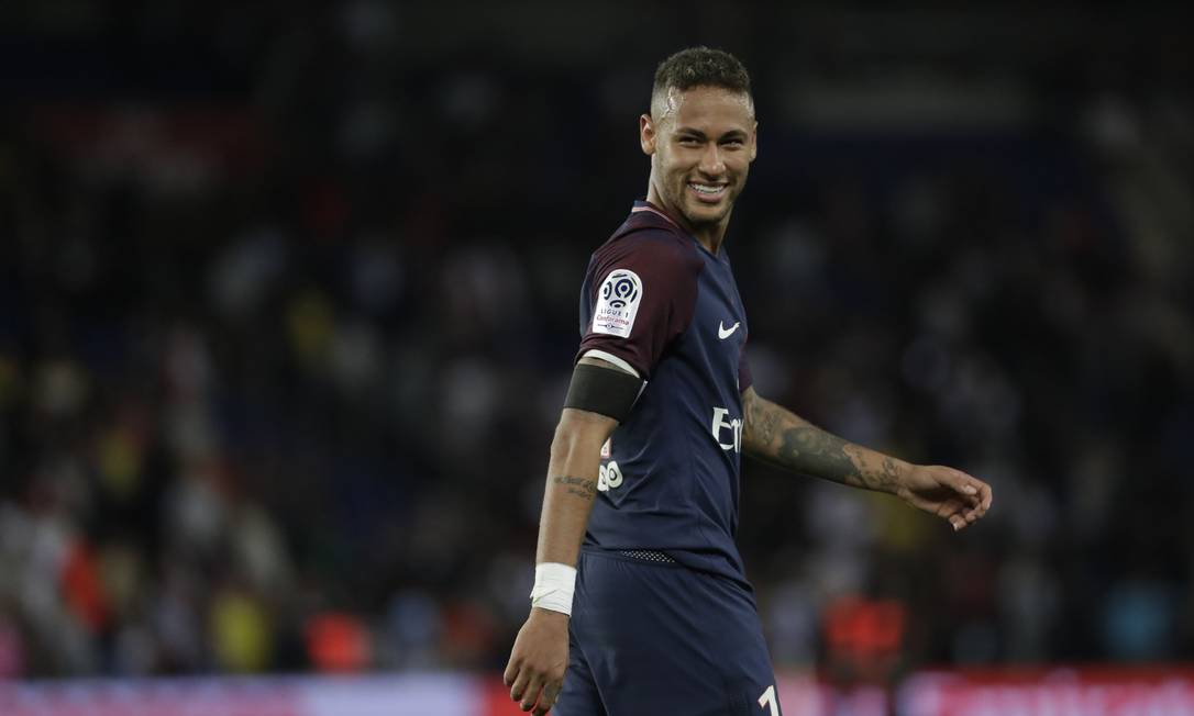 Mi casa, su casa: Neymar leva Seleção ao Parque dos Príncipes em