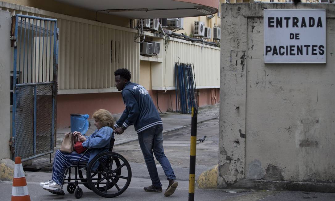 Em crise, hospital da Uerj passa de 512 para 70 leitos e suspende