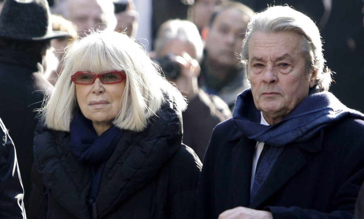 Alain Delon e Mireille Darc em 2011 Foto: Thibault Camus / AP