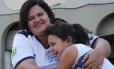 
Aline da Cruz Cordeiro conseguiu que a filha Isabella voltasse a estudar no CIEP Adão Pereira Nunes: “Os jovens precisam ter um futuro”, diz ela
