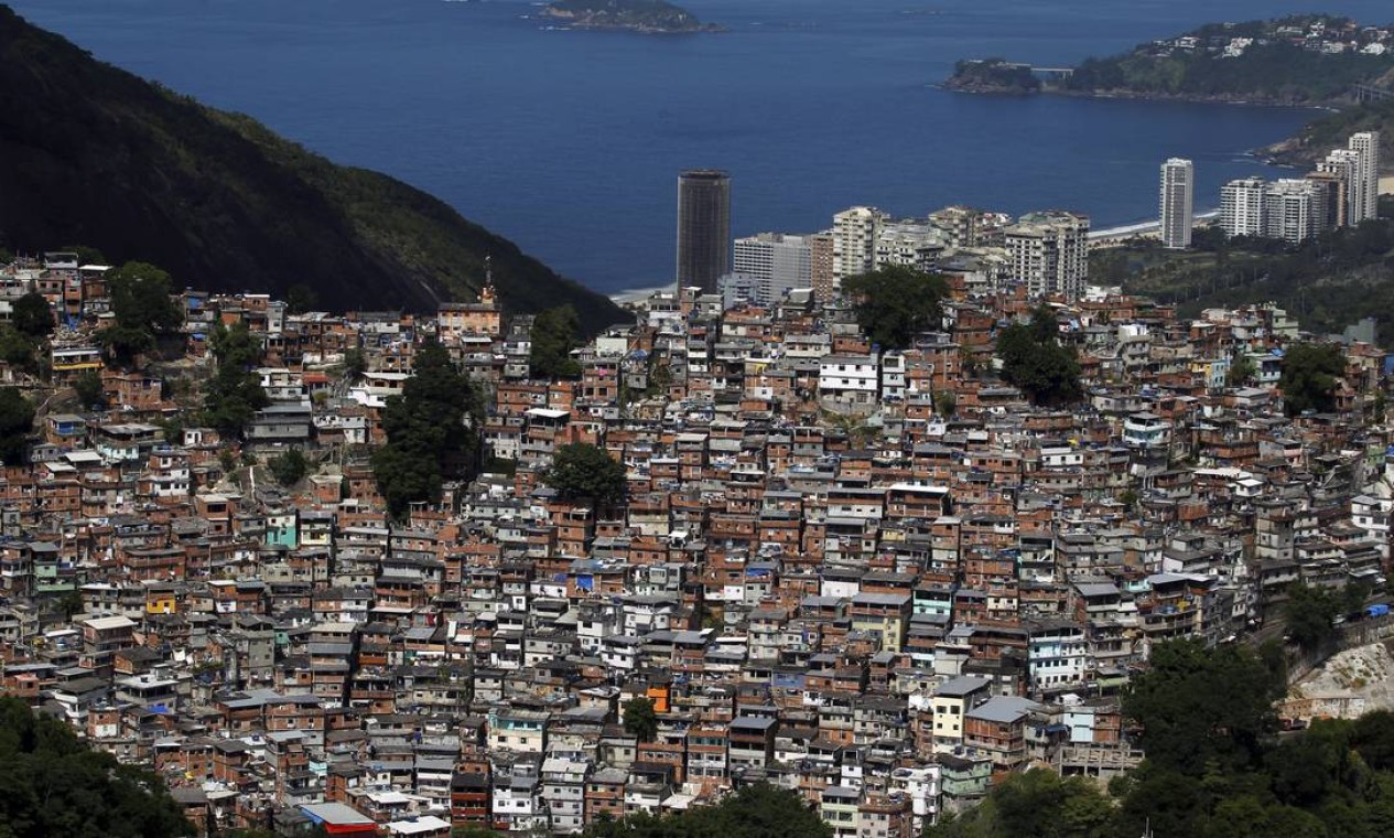 Folheto Da Riotur Distribuido A Turistas Tira Favelas Da Geografia Da Cidade Jornal O Globo