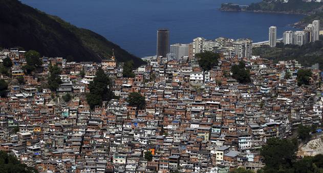 Folheto Da Riotur Distribuido A Turistas Tira Favelas Da Geografia Da Cidade Jornal O Globo