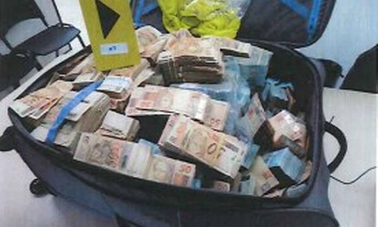 Em operação no início de setembro, a Polícia Federal encontrou R$ 51 milhões em um 'bunker' de Salvador, supostamente ligado ao ex-ministro Geddel Vieira Lima Foto: Reprodução/PF