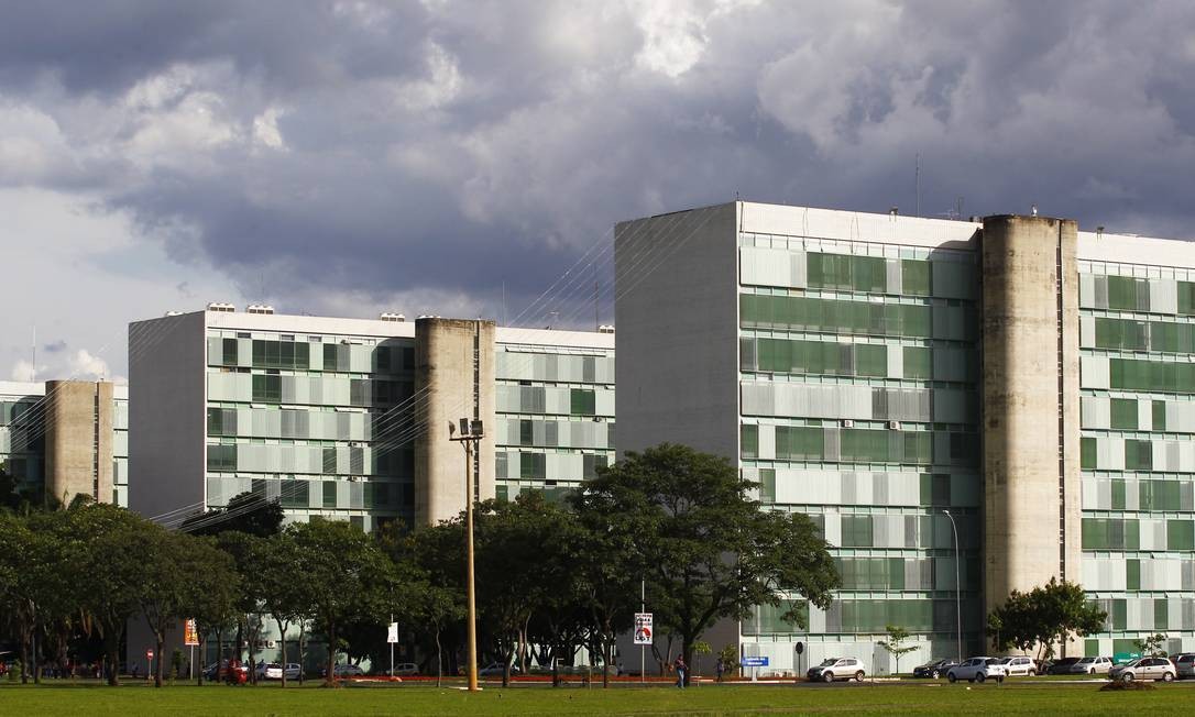 Hotel Em Brasília Próximo A Esplanada Dos Ministérios Reforma prevê fim da progressão automática para servidores; promoção