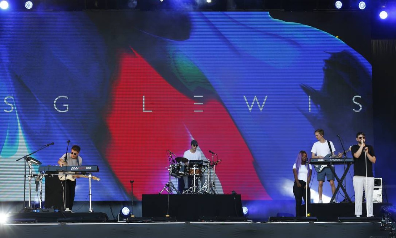 A banda SG Lewis mistura jazz, hip hop e blues no palco Sunset Foto: O Globo / Pablo Jacob