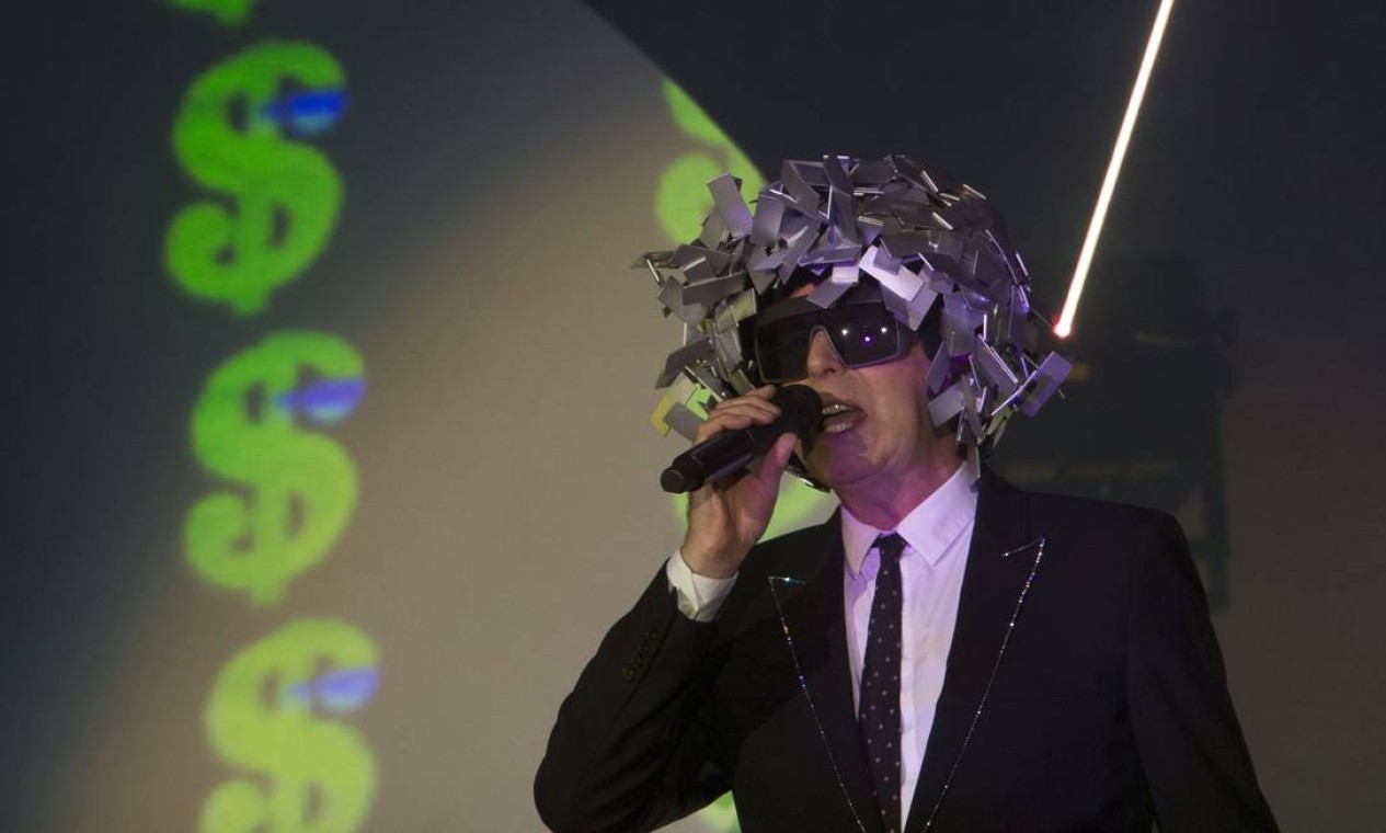 Ícones do pop mundial, os Pet Shop Boys foram a segunda atração do palco Mundo Foto: Antonio Scorza / O Globo