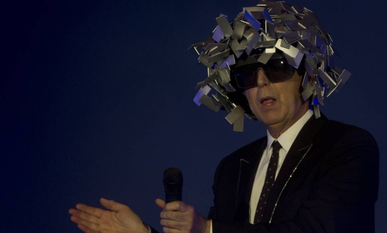 Neil Tennant, vocalista da dupla do Pet Shop Boys, comandou um show com sabor de nostalgia para o público Foto: Antonio Scorza / O Globo