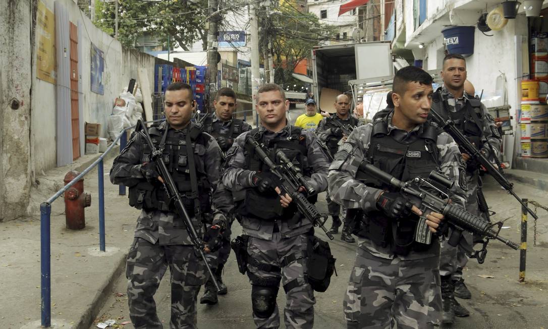 Bandidos decretaram toque de recolher na Favela da Rocinha - Jornal O Globo